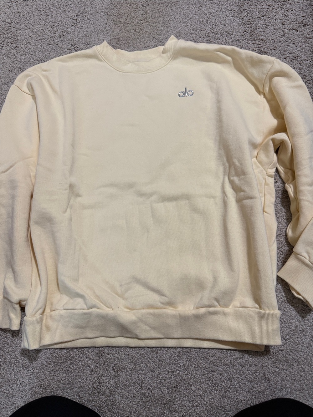 ALO Yoga women’s Crewneck Sweatshirt in butterCream